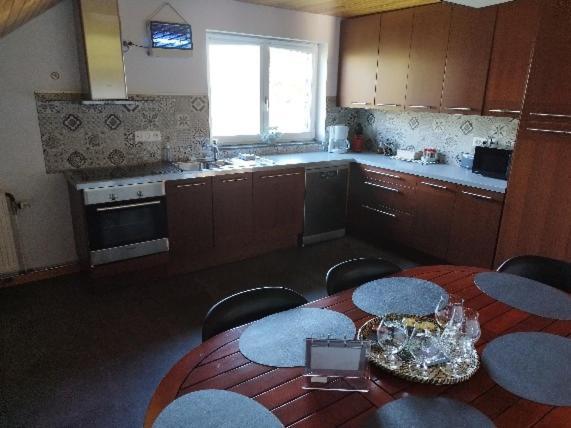 Au Louis D'Or, Gite Pour 6 Personnes , Lierneux Exterior photo